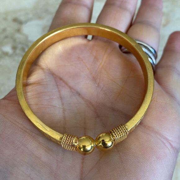 18K Gold Solid Bangle Bracelet 23.43gm - Picture 6 of 9